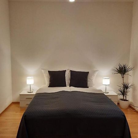Apartment Prague-2 Rooms Free Parking Eksteriør bilde