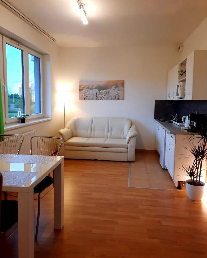 Apartment Prague-2 Rooms Free Parking Eksteriør bilde