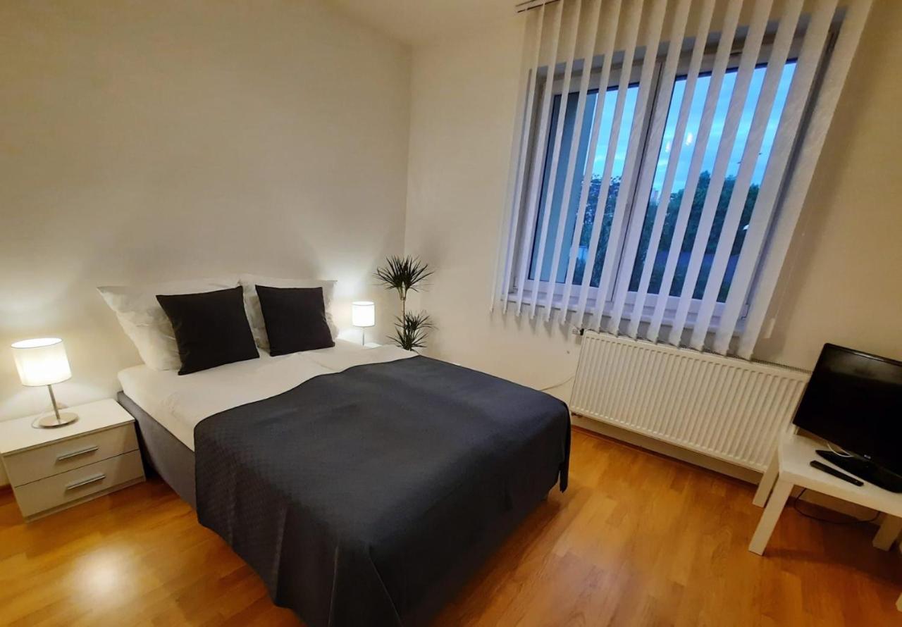 Apartment Prague-2 Rooms Free Parking Eksteriør bilde